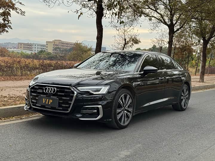 Фото 1 - Audi A6L