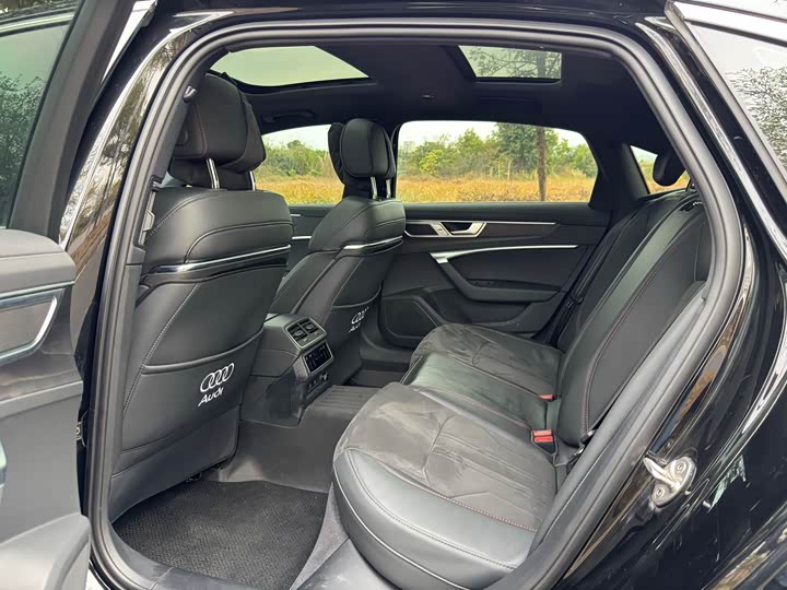 Фото 7 - Audi A6L