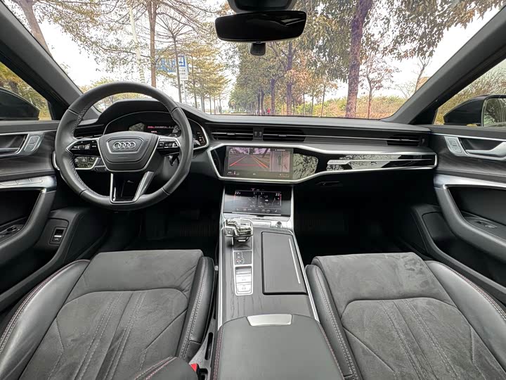 Фото 9 - Audi A6L