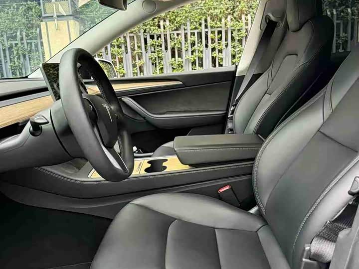 Фото 9 - Tesla Model Y