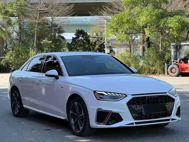 Фото 3 - Audi A4L