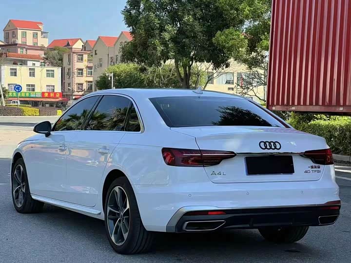 Фото 7 - Audi A4L