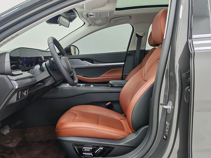 Фото 7 - Lincoln Z (Zephyr)