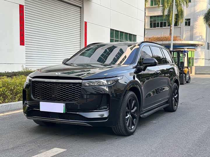 Фото 1 - LiXiang One