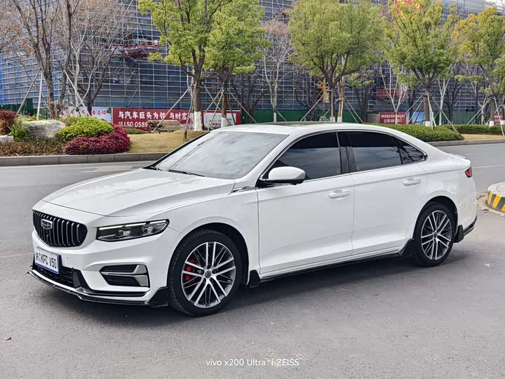 Фото 1 - Geely Preface