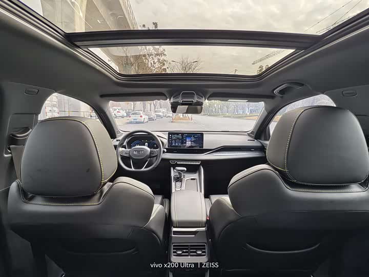 Фото 7 - Geely Preface