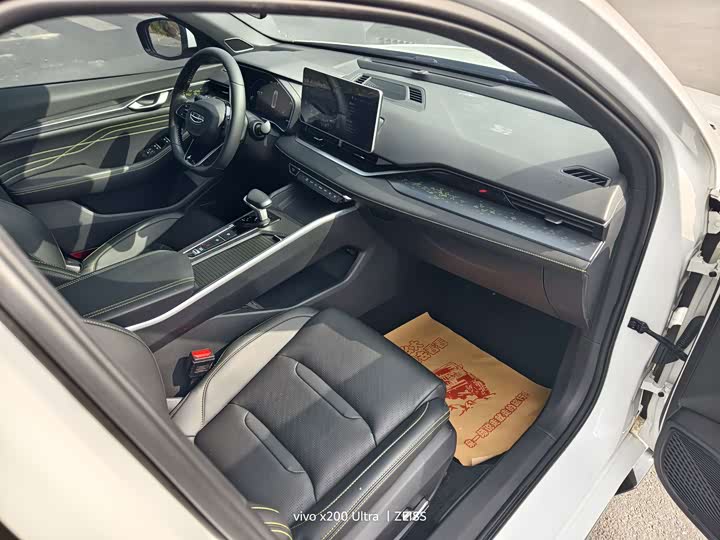 Фото 9 - Geely Preface