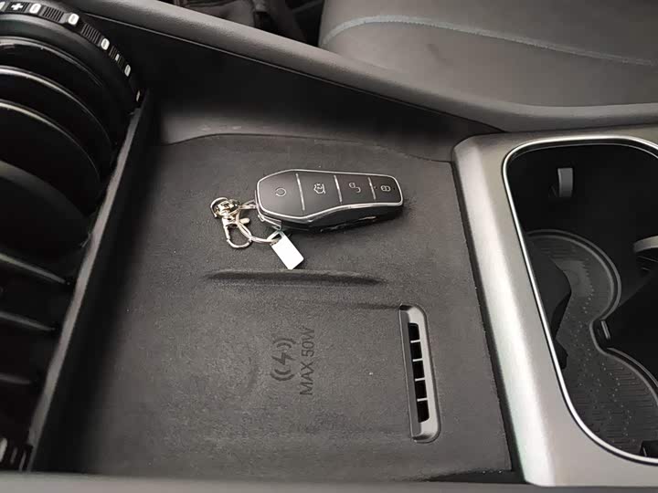 Фото 9 - BYD Yuan Plus