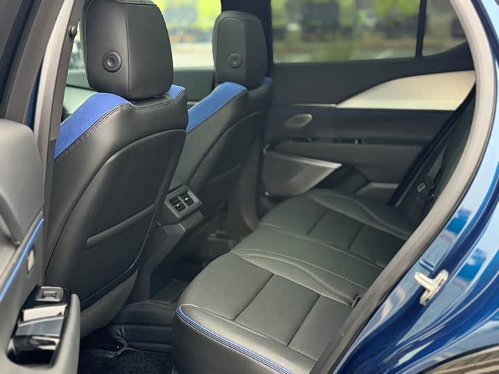 Фото 9 - Cadillac GT4