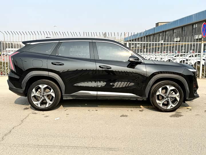 Фото 4 - Geely Atlas L