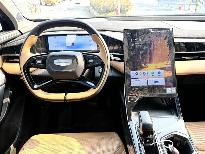 Фото 6 - Geely Atlas L