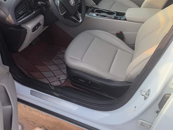 Фото 9 - Buick Regal