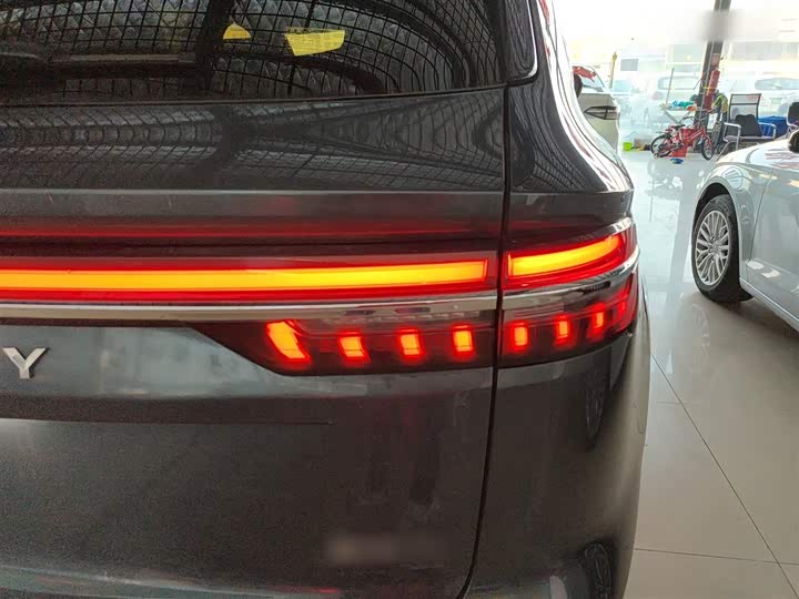 Фото 8 - Geely Monjaro