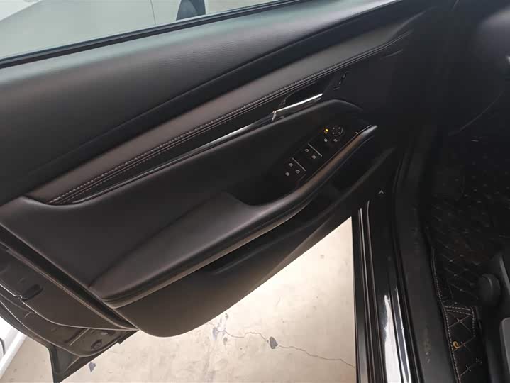 Фото 7 - Mazda 3 (Axela)