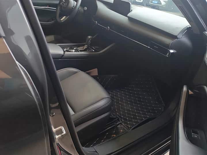 Фото 8 - Mazda 3 (Axela)