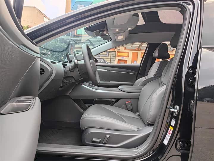 Фото 5 - XPeng Mona M03