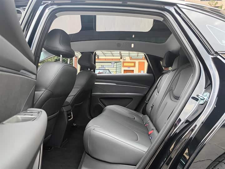 Фото 6 - XPeng Mona M03