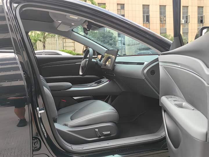 Фото 7 - XPeng Mona M03