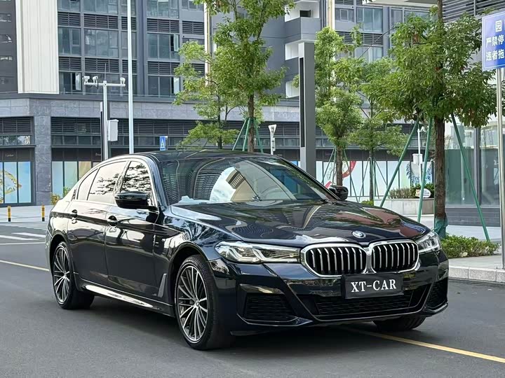 Фото 3 - BMW 5 Series