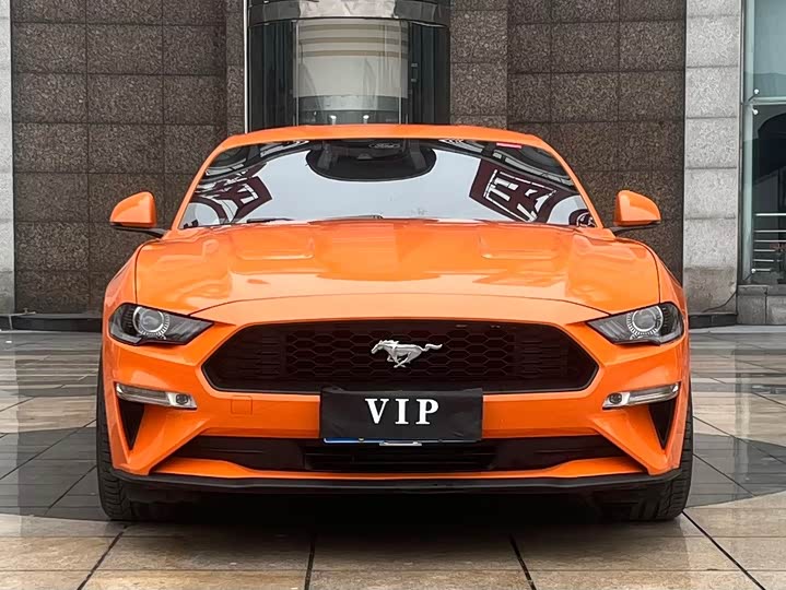 Фото 2 - Ford Mustang