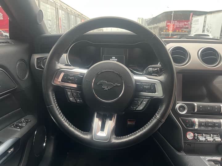 Фото 5 - Ford Mustang