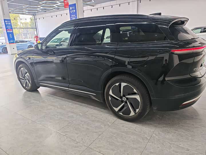 Фото 3 - Nio ES6