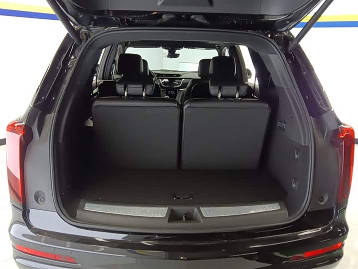 Фото 4 - Cadillac XT6