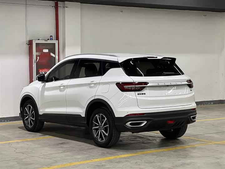 Фото 4 - Geely Coolray