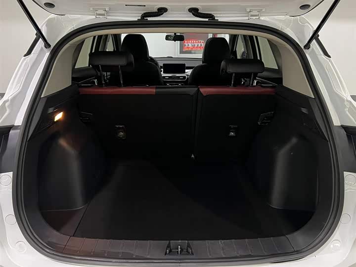 Фото 7 - Geely Coolray