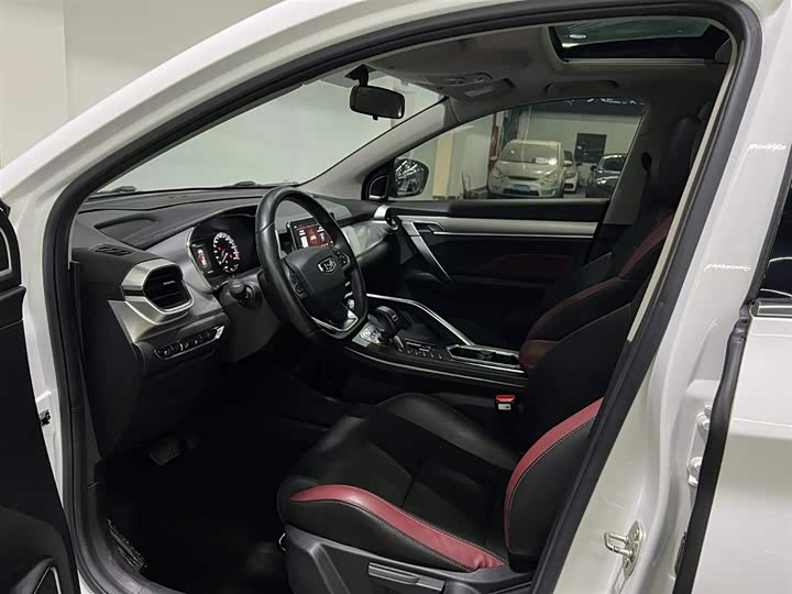 Фото 8 - Geely Coolray