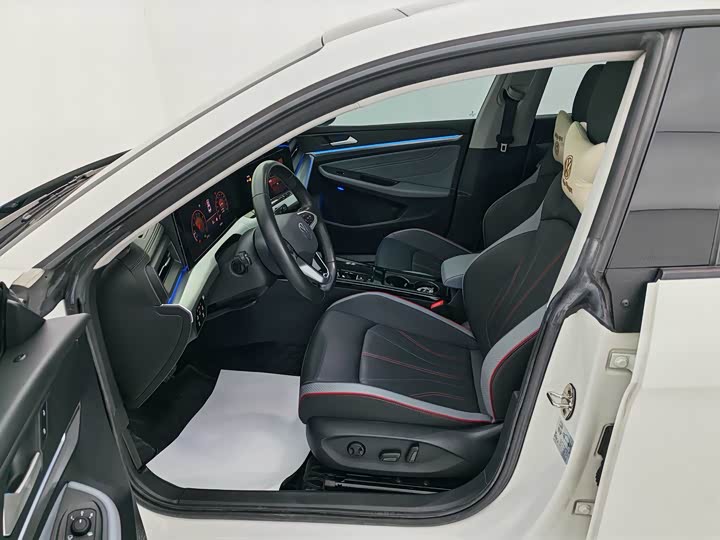 Фото 9 - Volkswagen Lamando L