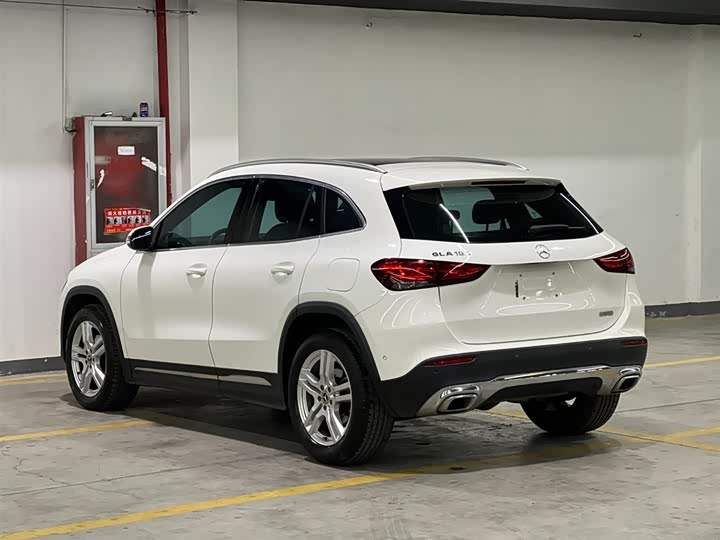 Фото 4 - Mercedes-Benz GLA-Class