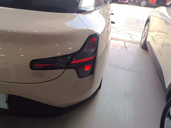 Фото 8 - XPeng Mona M03