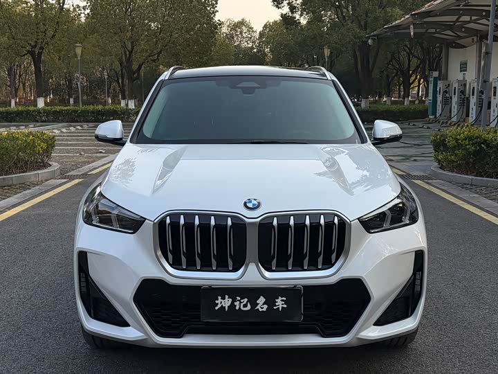 Фото 2 - BMW X1
