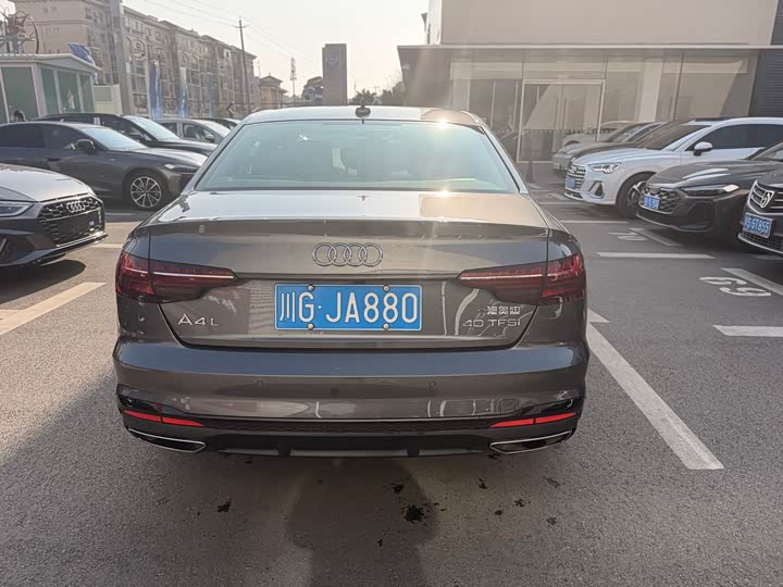 Фото 7 - Audi A4L