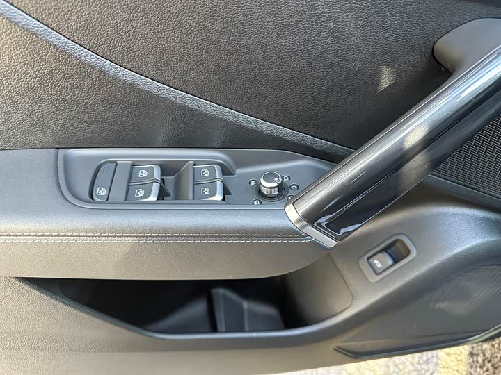 Фото 5 - Audi Q2L