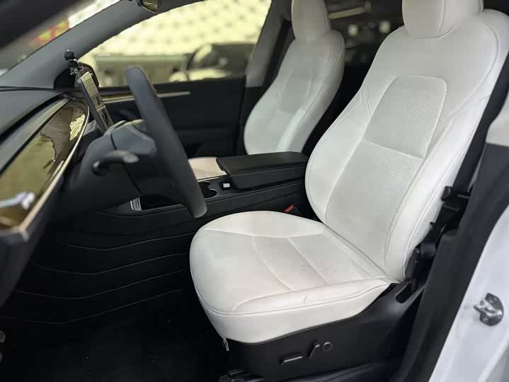 Фото 4 - Tesla Model Y