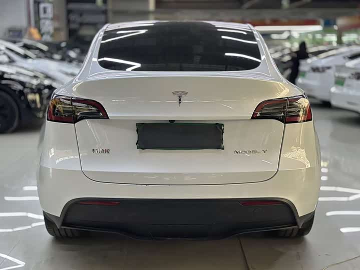 Фото 9 - Tesla Model Y