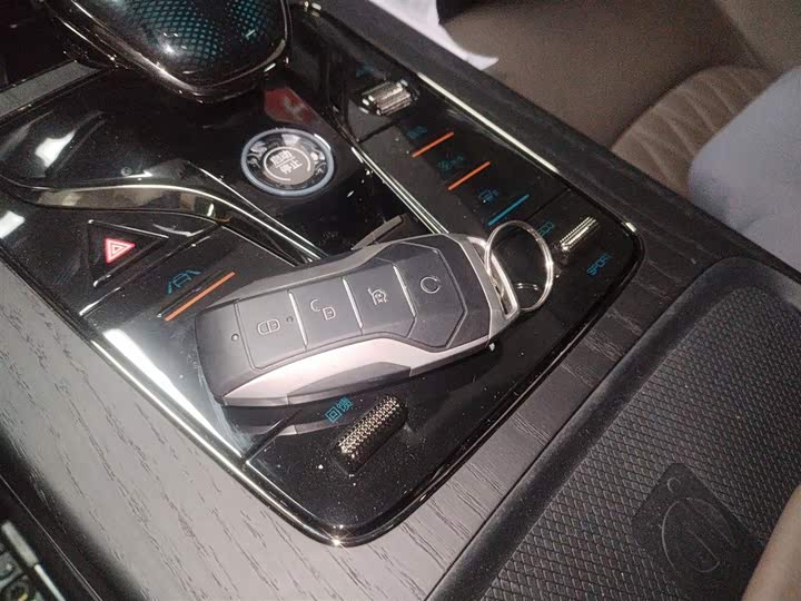 Фото 9 - BYD Han