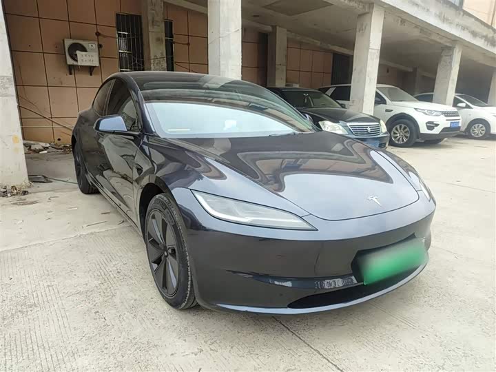 Фото 4 - Tesla Model 3