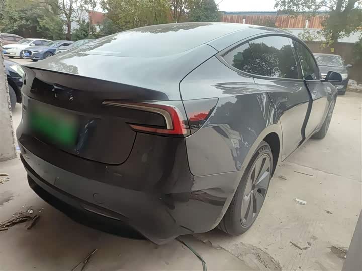 Фото 7 - Tesla Model 3