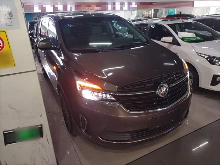 Фото 4 - Buick GL8 ES