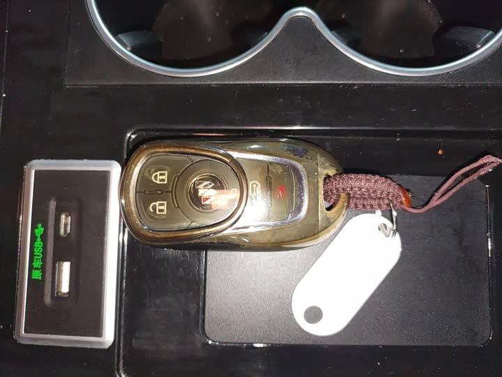 Фото 9 - Buick GL8 ES