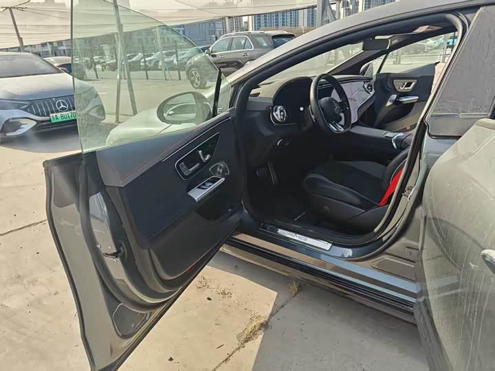 Фото 6 - Mercedes-Benz EQE AMG