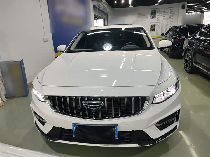 Фото 3 - Geely Preface