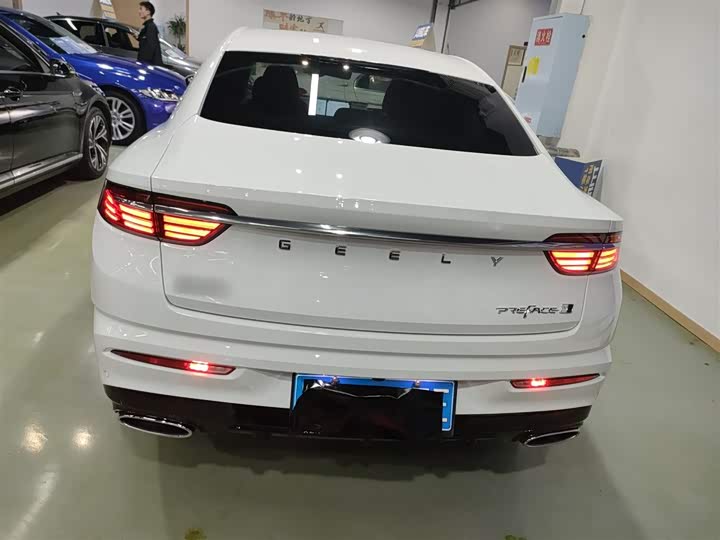 Фото 6 - Geely Preface