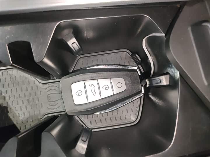 Фото 9 - Geely Preface