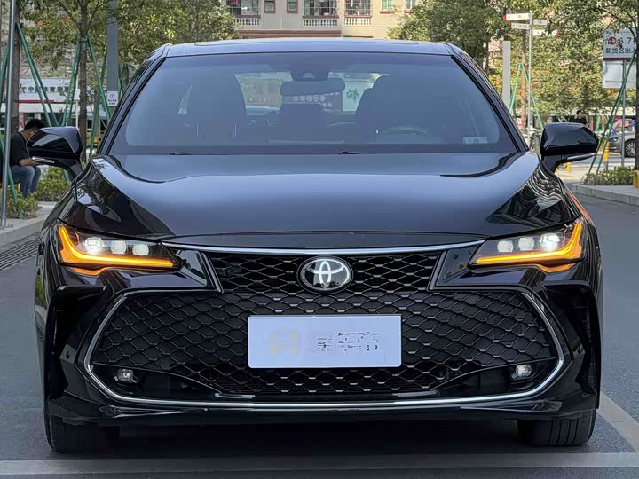 Фото 2 - Toyota Avalon
