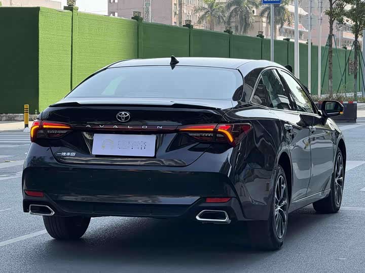 Фото 5 - Toyota Avalon