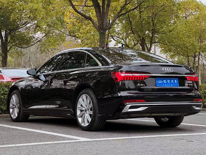 Фото 7 - Audi A6L